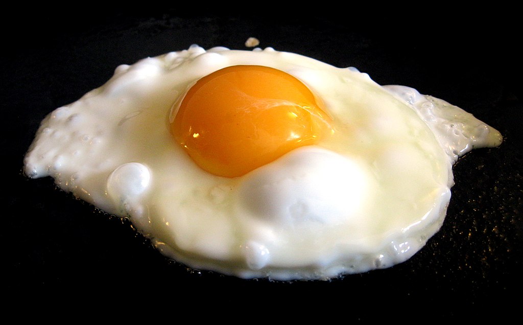 1024px-Fried_Egg_2.jpg