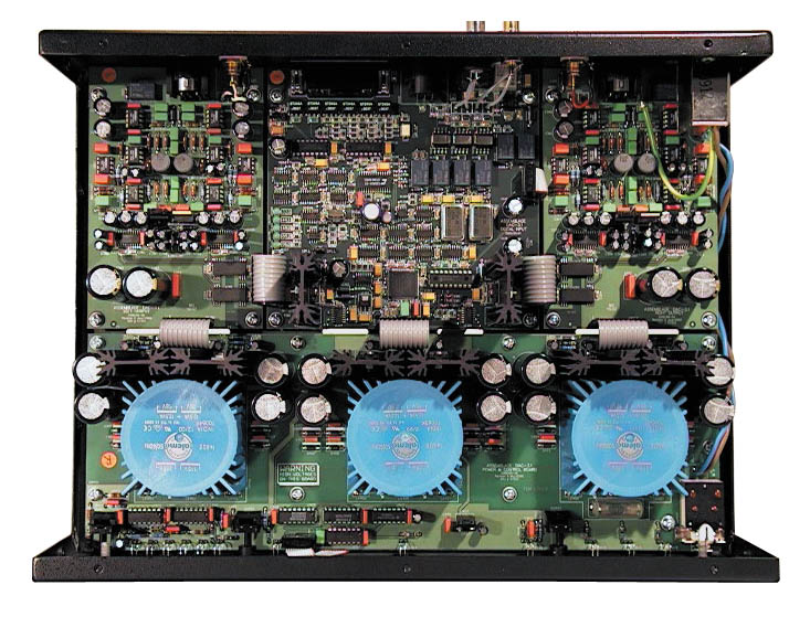 assemblage-31-dac-inside-chassis.jpg